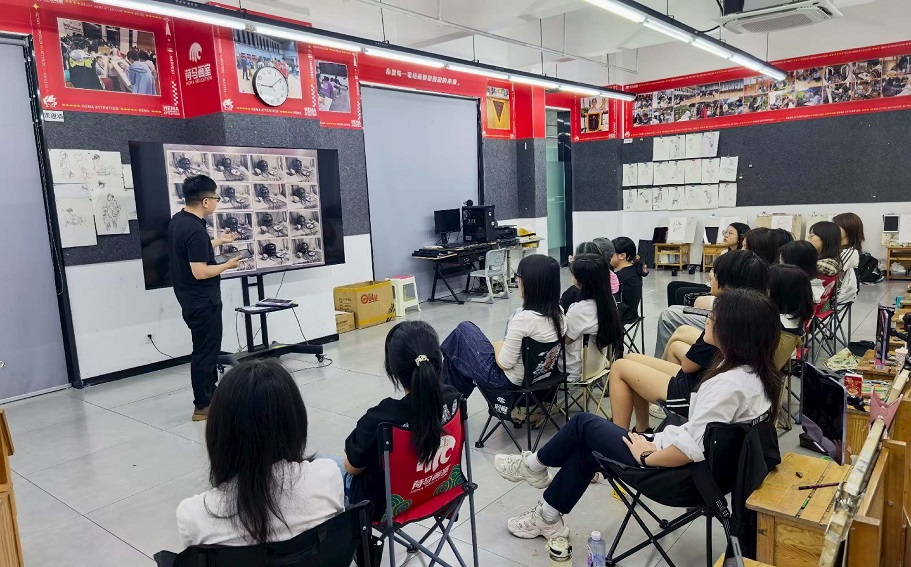 荷马画室课堂实拍.jpg 荷马画室课堂实拍.jpg
